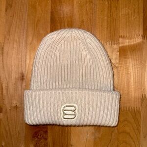 Aritzia THE SUPER PUFF Rib Tall Cuffed Beanie in Matte Pearl Wool Cashmere Blend